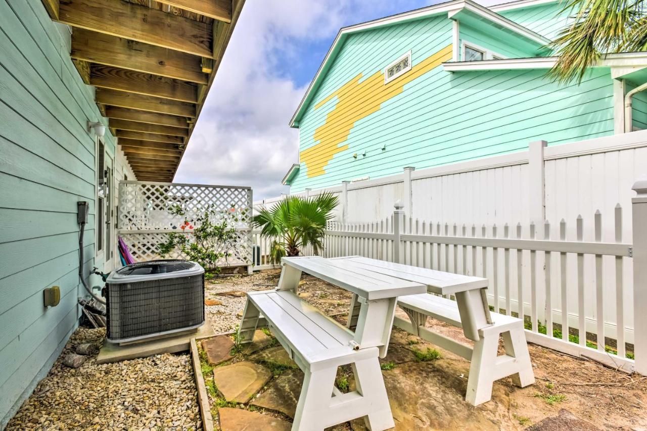 Port Aransas Condo With Pool Access - Walk To Beach! Exterior photo